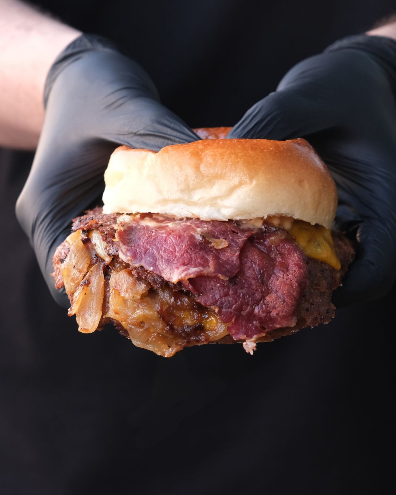 Restoran için çekilmiş burger fotoğrafı